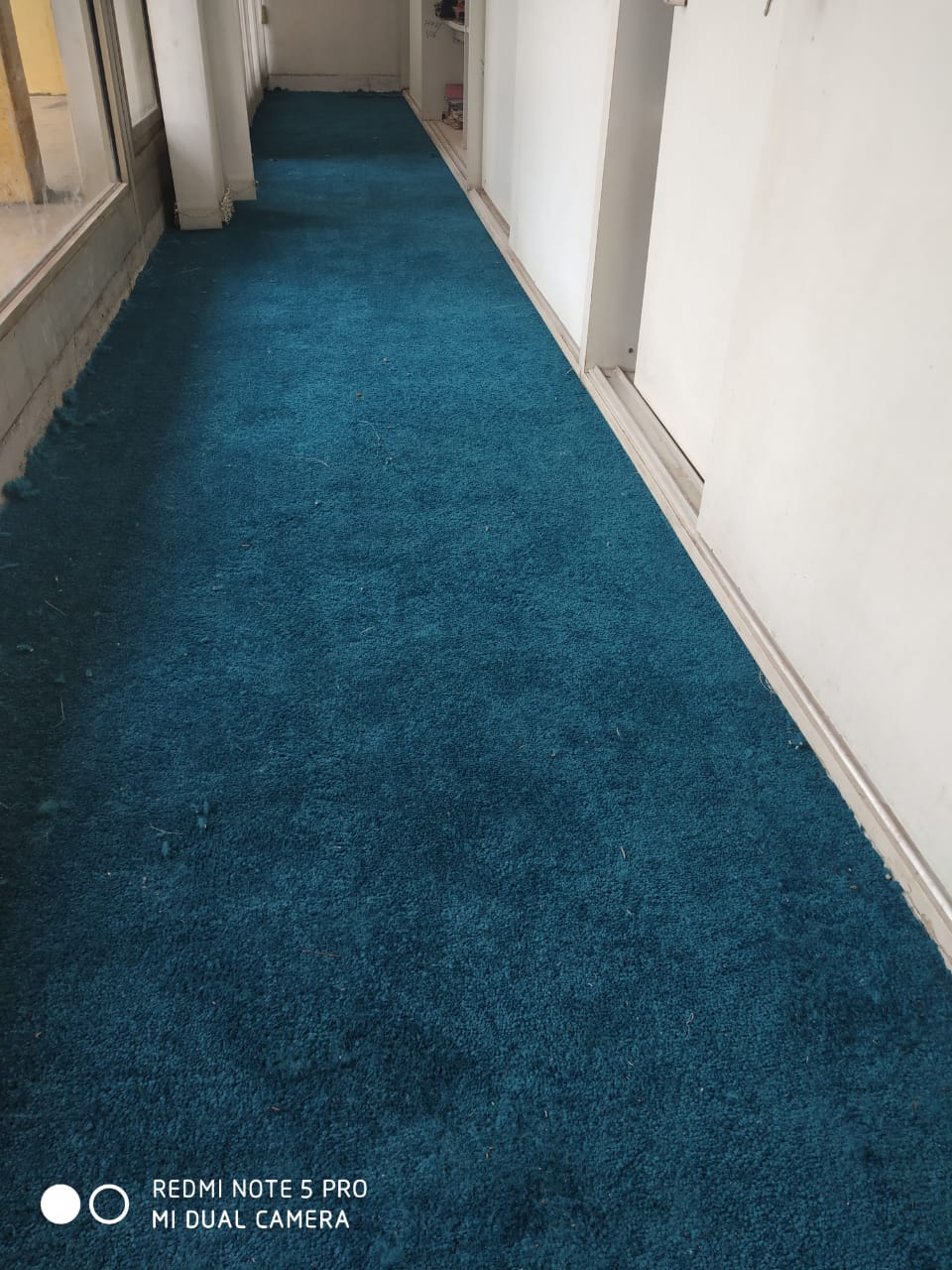 Broadloom carpet